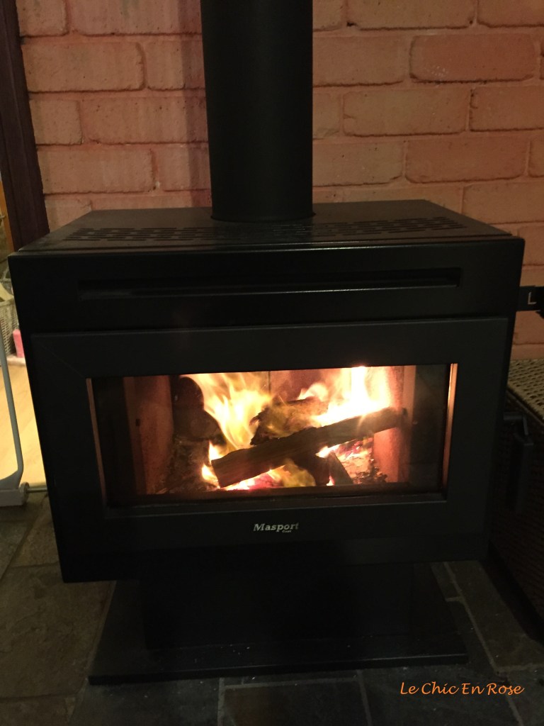 Le Chic En Rose - wood fire at home